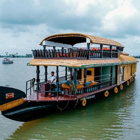 ホテル Why Not Houseboat アーラップーザ県 エクステリア 写真