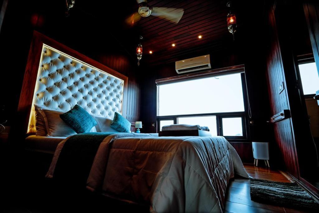 ホテル Why Not Houseboat アーラップーザ県 エクステリア 写真