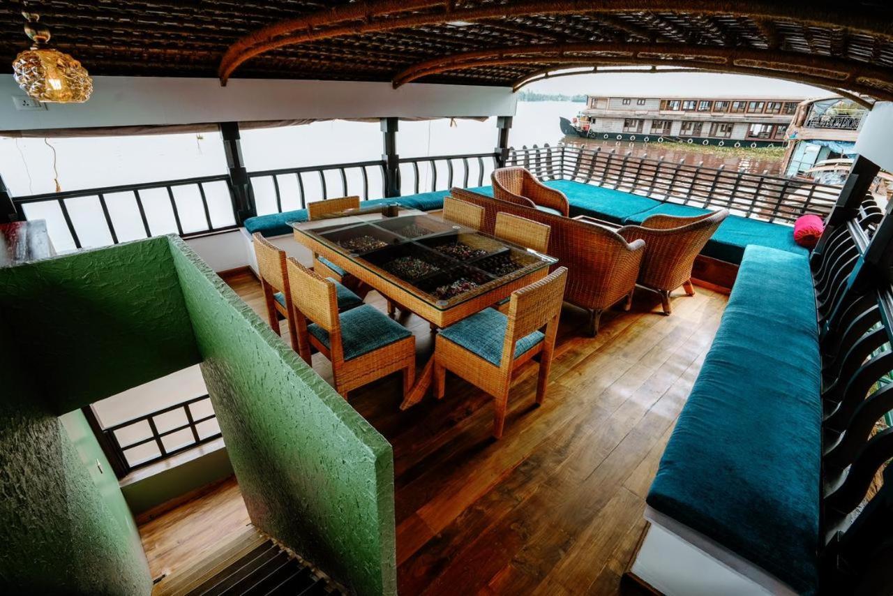 ホテル Why Not Houseboat アーラップーザ県 エクステリア 写真