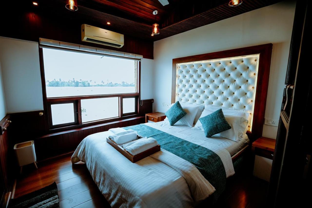 ホテル Why Not Houseboat アーラップーザ県 エクステリア 写真