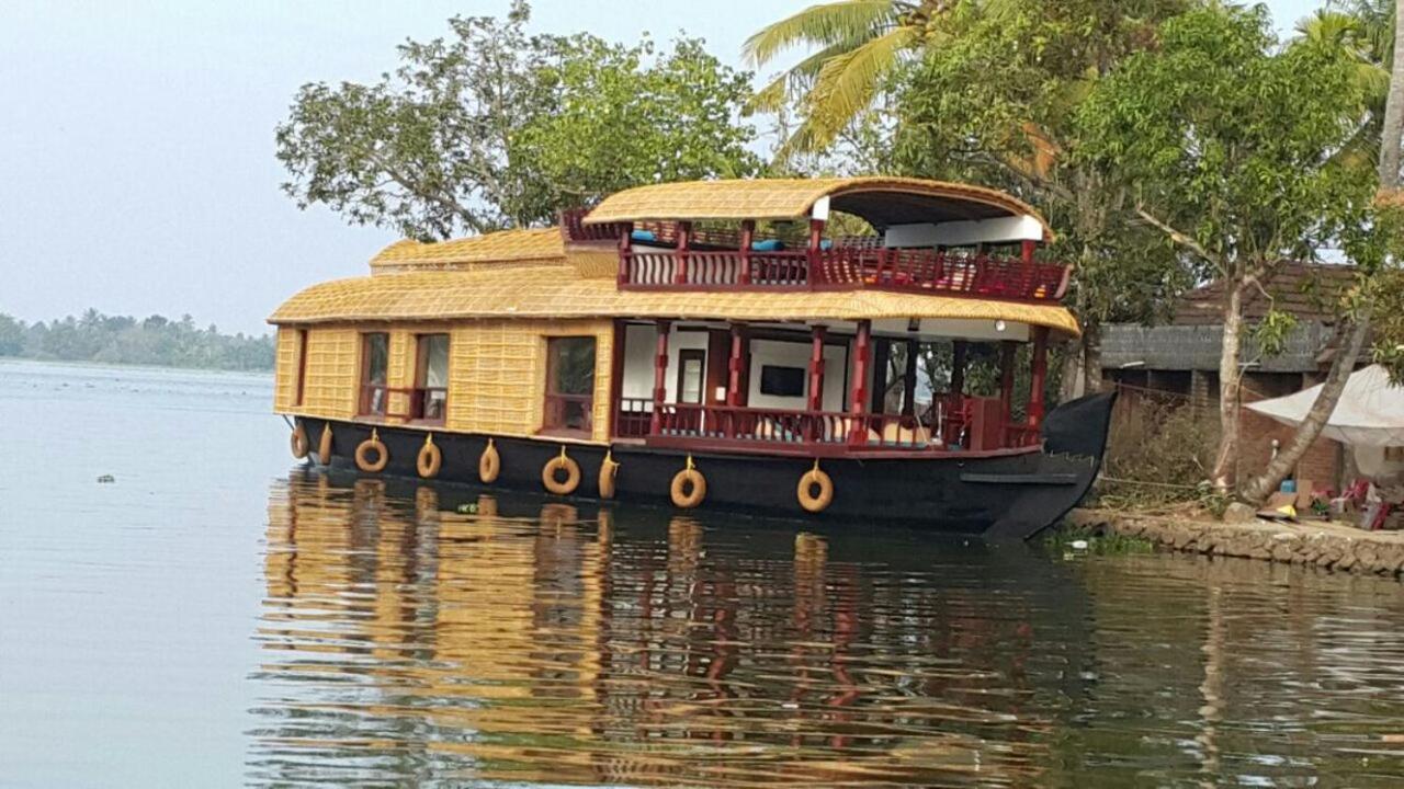 ホテル Why Not Houseboat アーラップーザ県 エクステリア 写真